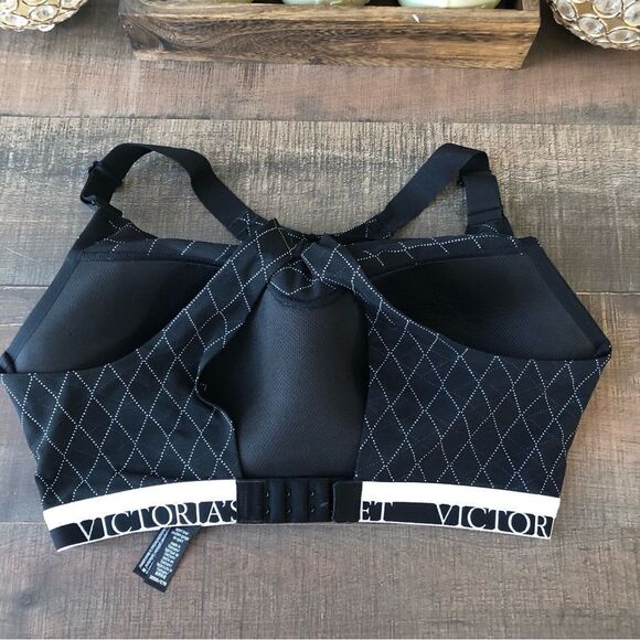 Incredible by Victoria’s Secret Sports Bra - Picture 2 of 3